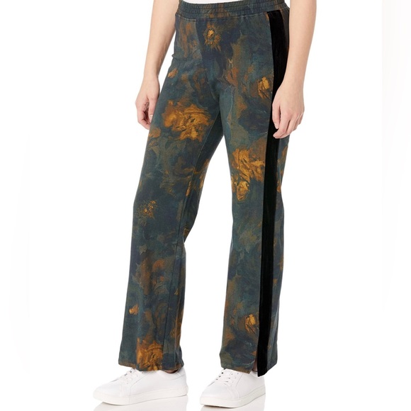Johnny Was Biya JWLA Lucid Verde Velvet Detail Sweatpants - Picture 8 of 10